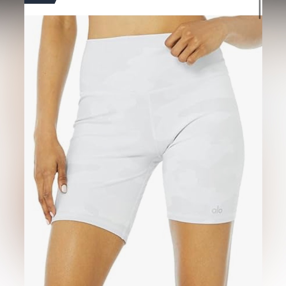 Alo Yoga Women's High Waist Vapor Short
